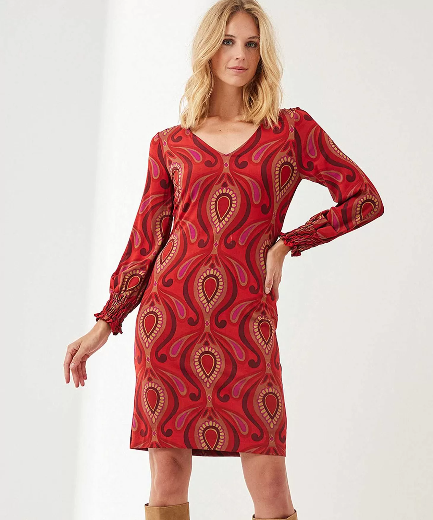 Ana Alcazar Jurk V-Hals Slinky Paisley Hot