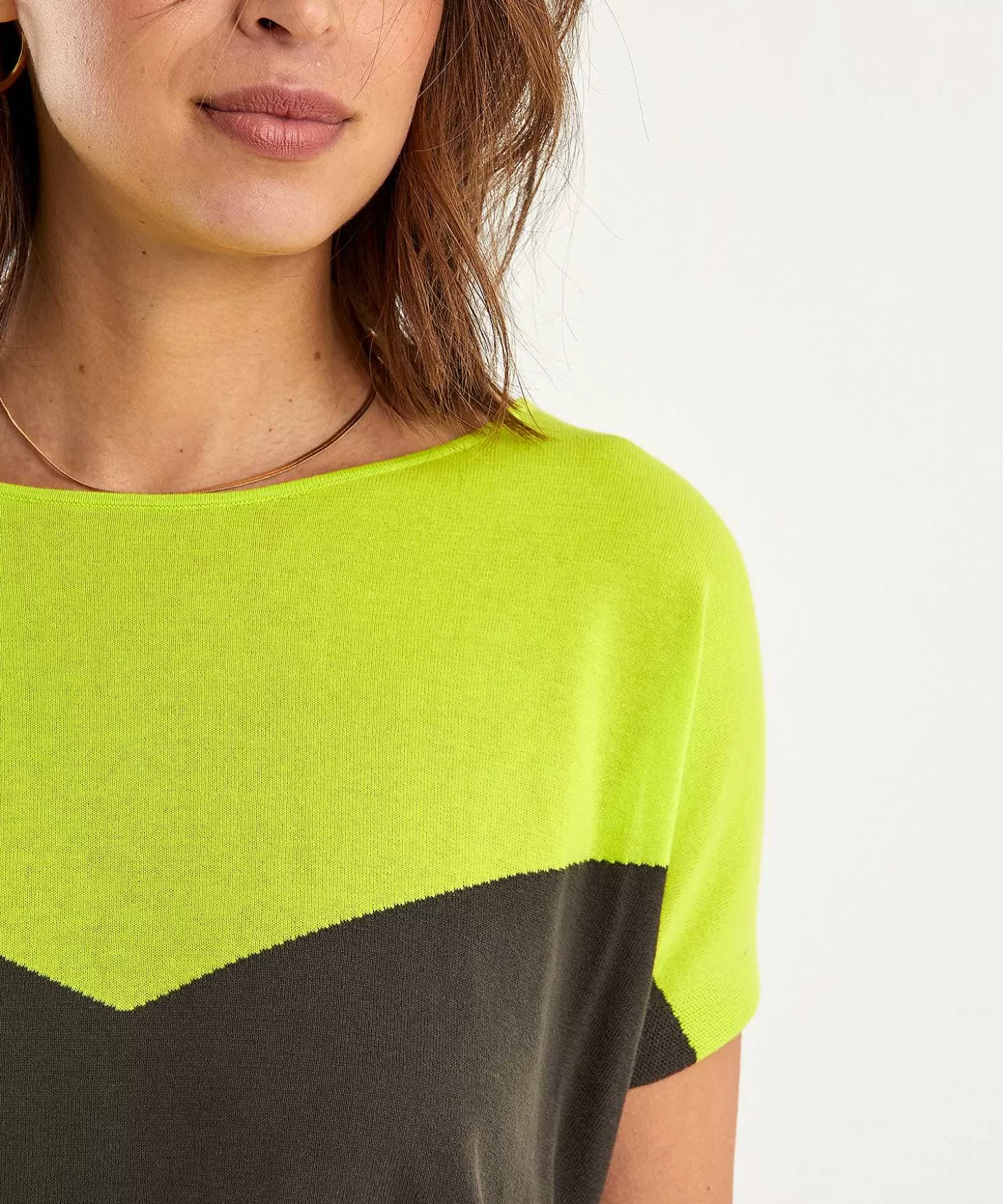 KYRA Truitje V-Vorm Colorblock Alika Fashion