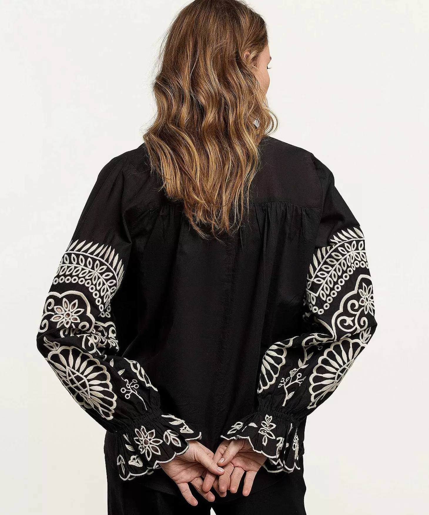 Summum Blouse Embroidery New