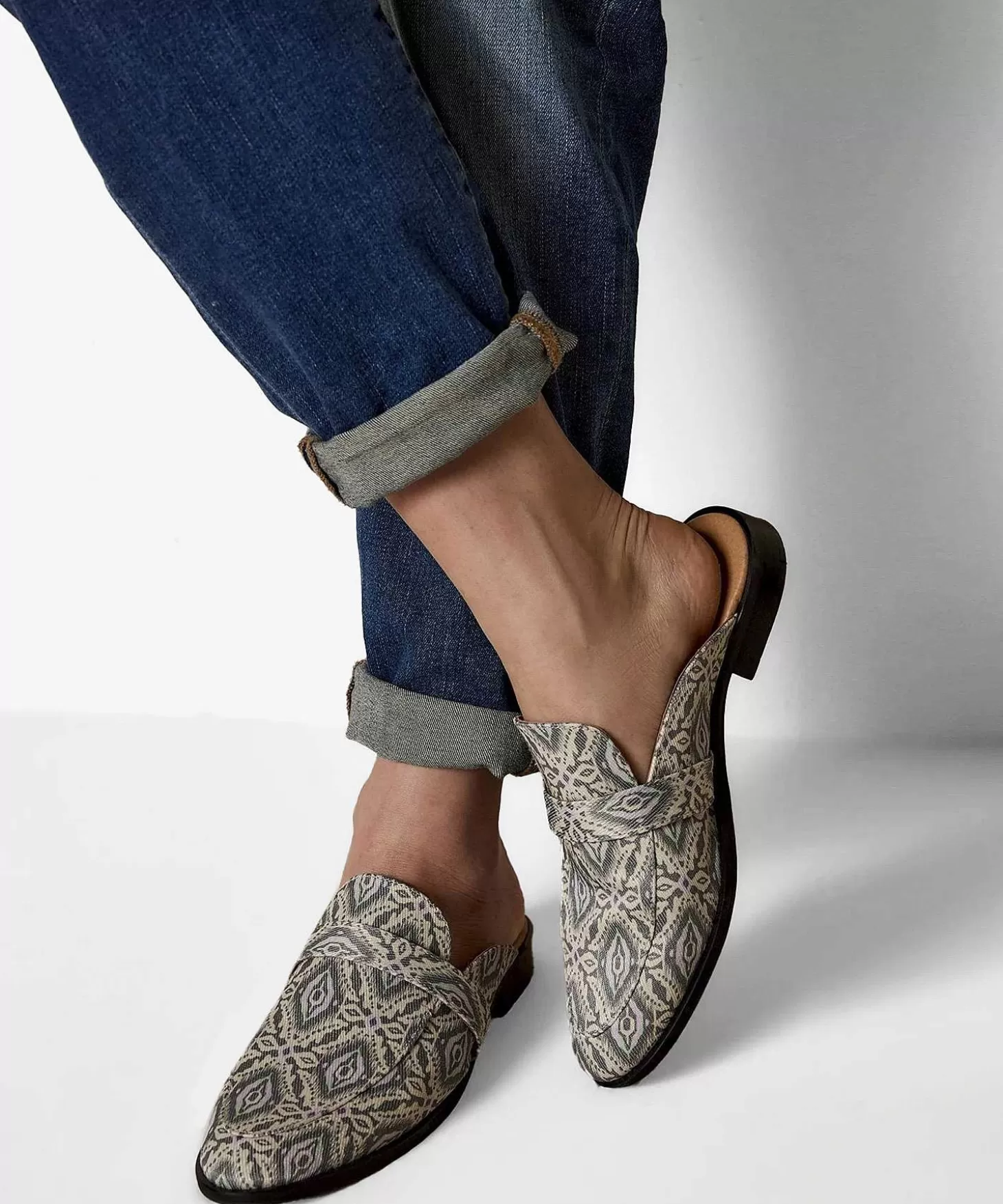 Summum Canvas Loafer Print Fashion