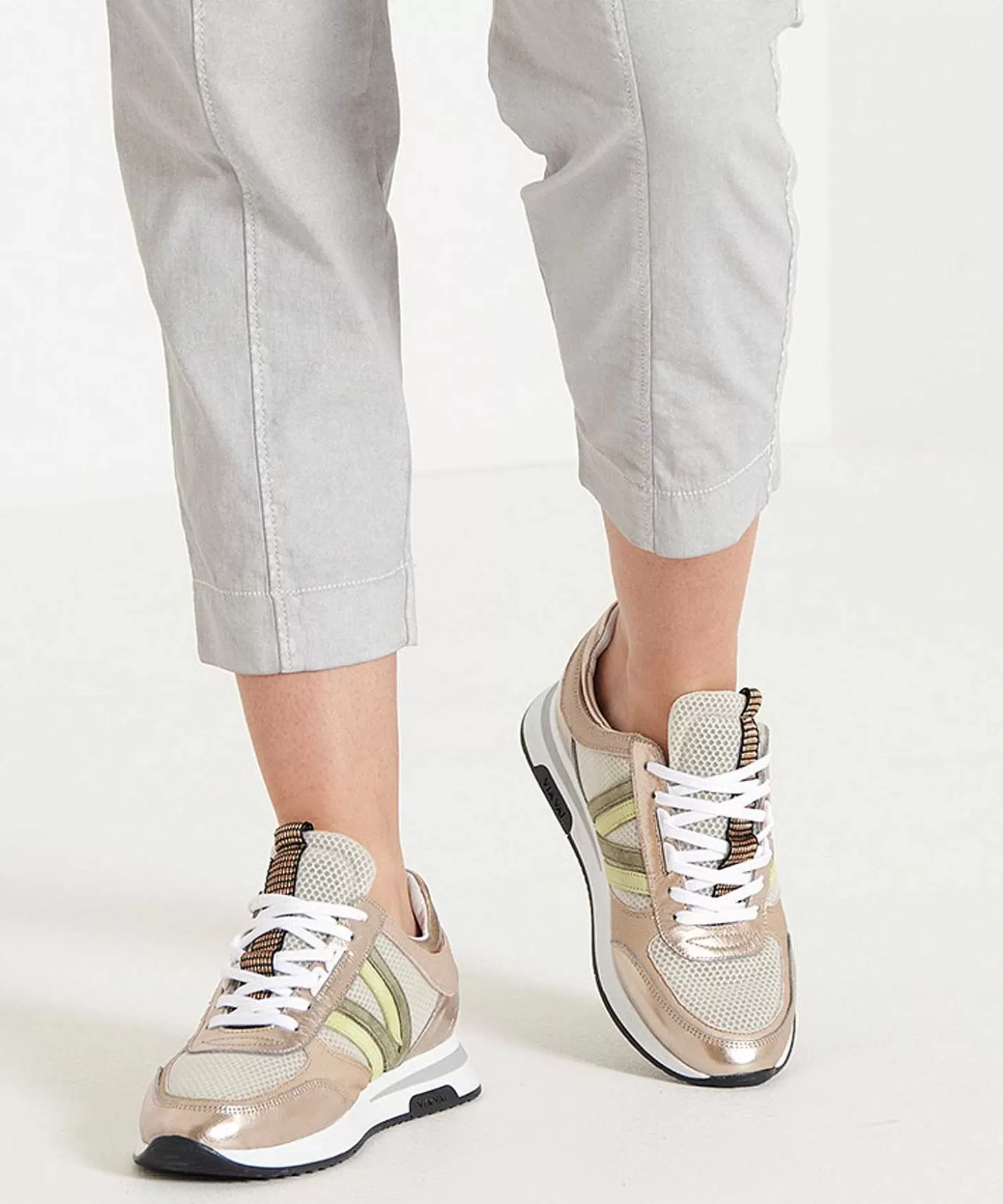 VIA VAI Metallic Sneaker Nora Vibe Fashion